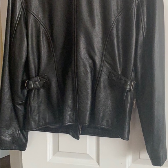 Ladies leather jacket - Picture 3 of 3